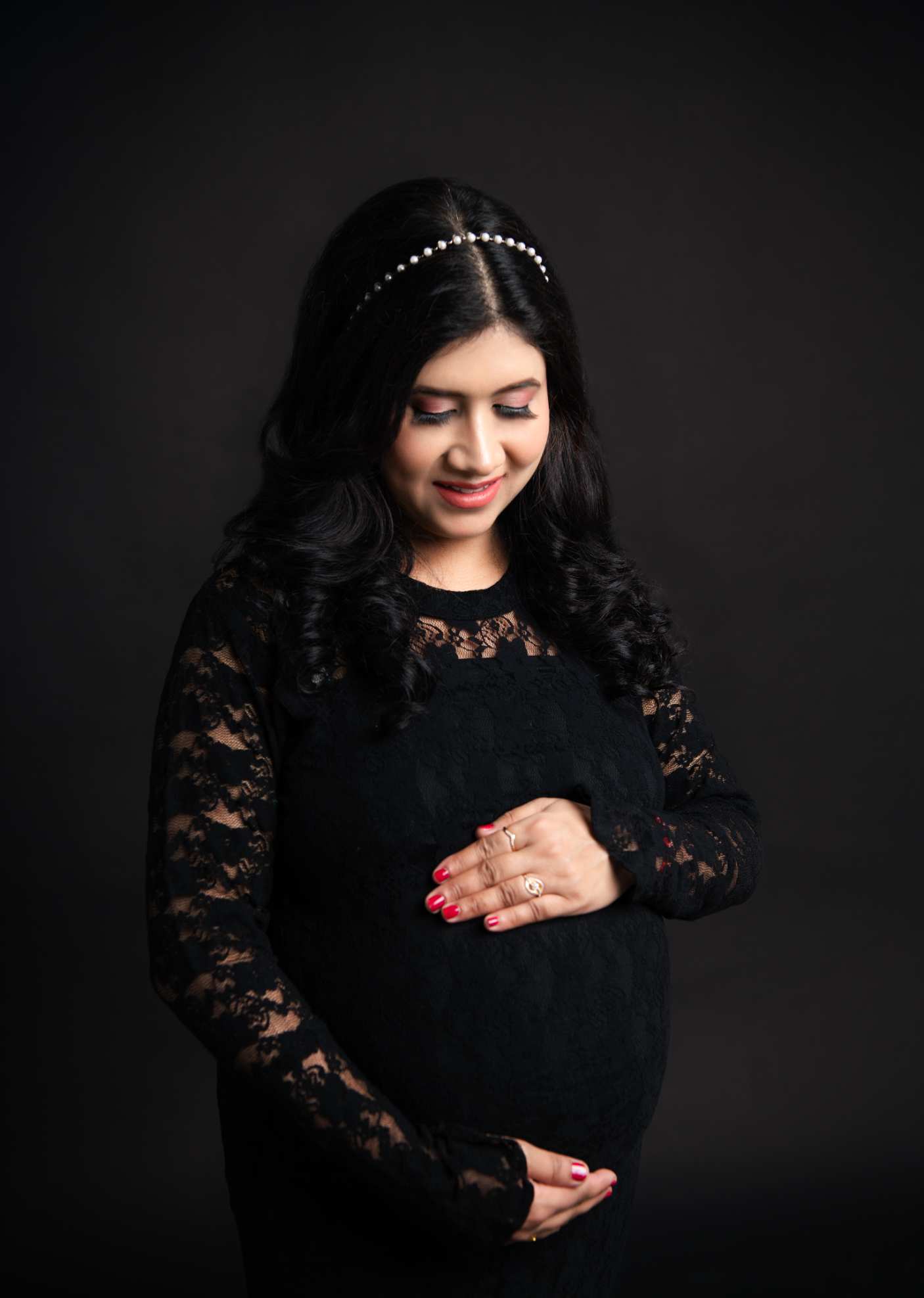 Most Creative Maternity Photoshoot in Noida