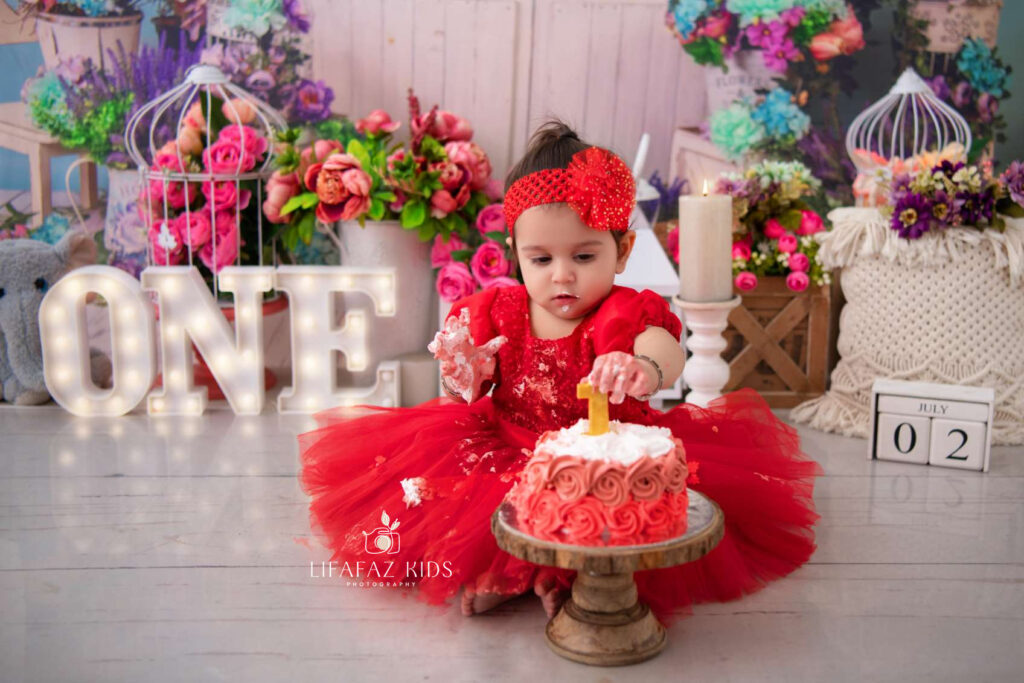 5 Questions to Ask From Photographer During Cake Smash Photoshoot